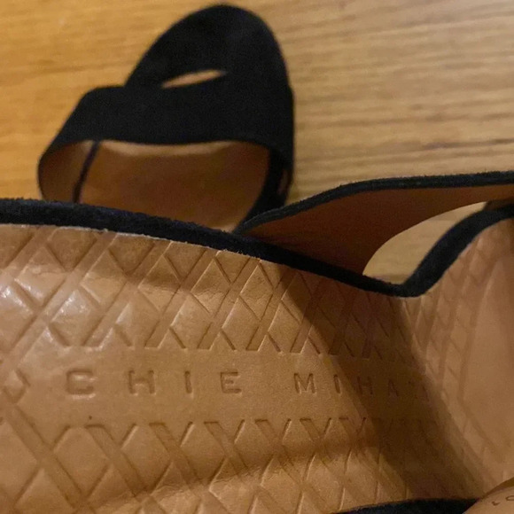 Chie Mihara heels EU 38.5 black with ankle strap closure excellent like new cond - Picture 4 of 11